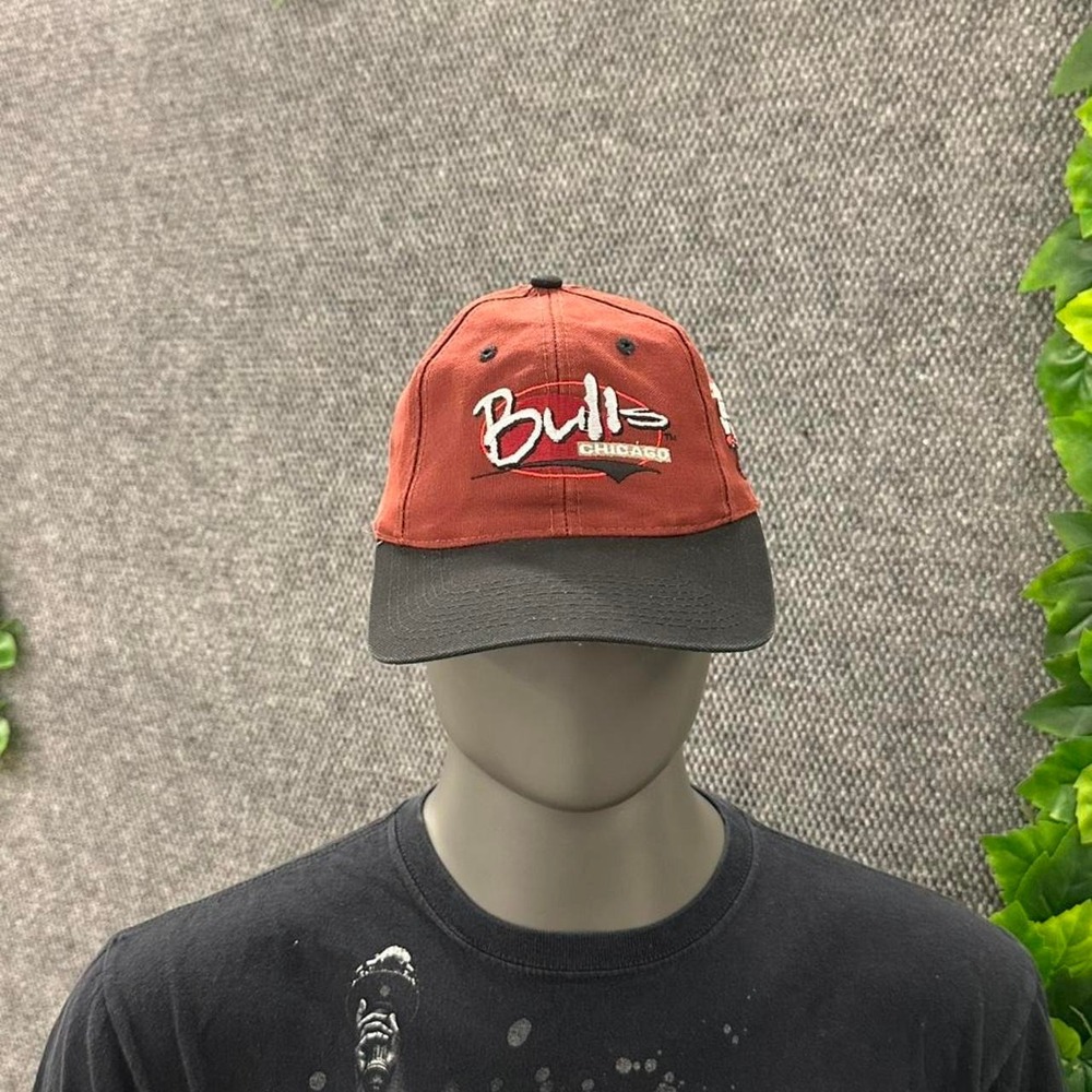 Vintage 90s Chicago Bulls Logo Athletic Script Snapback Hat NBA